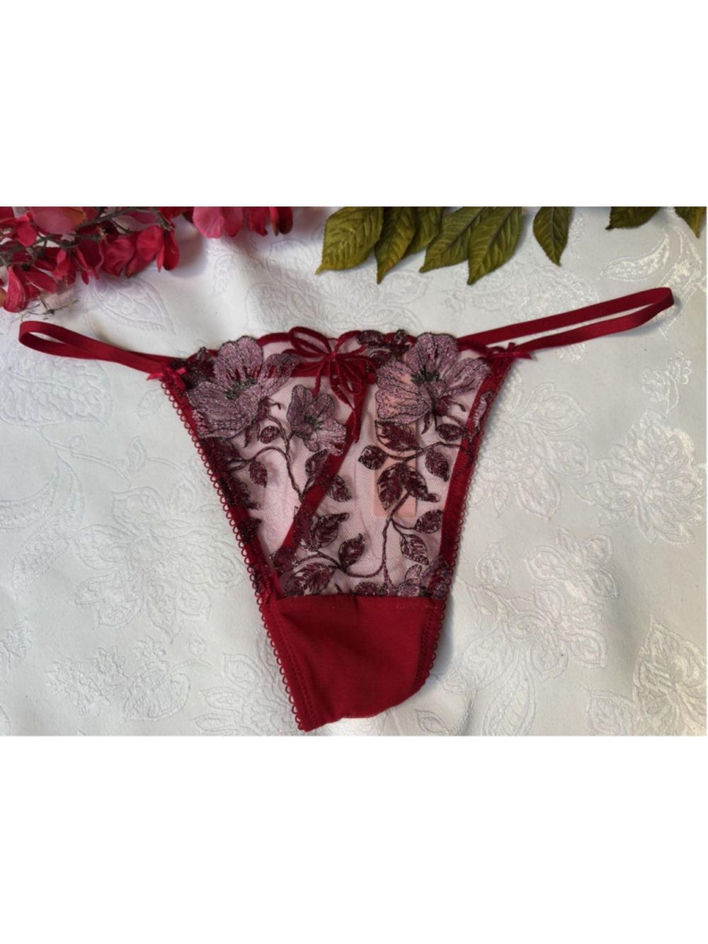 VICTORIA'S SECRET L RED SHIMMER EMBROIDERED DREAM ANGELS V STRING PANTIES $30